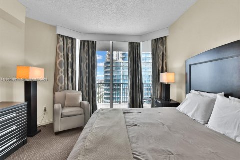 Condo in Sunny Isles Beach, Florida, 1 bedroom  № 1381570 - photo 25