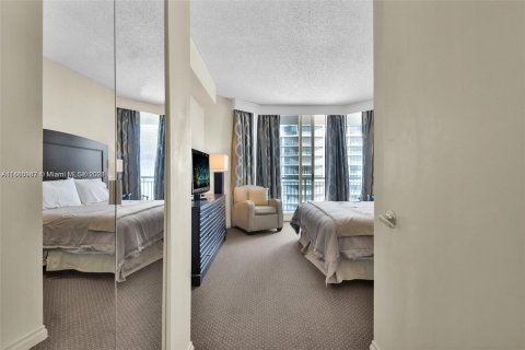 Condo in Sunny Isles Beach, Florida, 1 bedroom  № 1381570 - photo 24