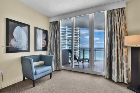 Condo in Sunny Isles Beach, Florida, 1 bedroom  № 1381570 - photo 5