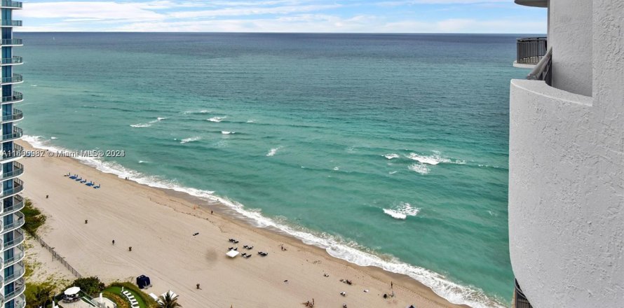 Condo in Sunny Isles Beach, Florida, 1 bedroom  № 1381570