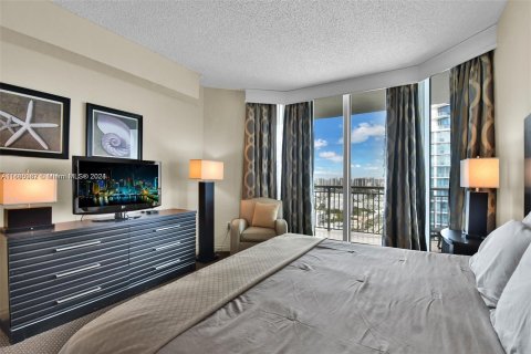 Condo in Sunny Isles Beach, Florida, 1 bedroom  № 1381570 - photo 28