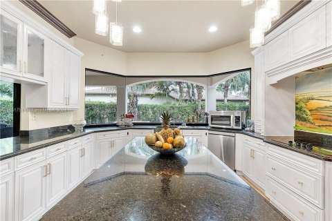 House in Wellington, Florida 6 bedrooms, 467.39 sq.m. № 1345138 - photo 15