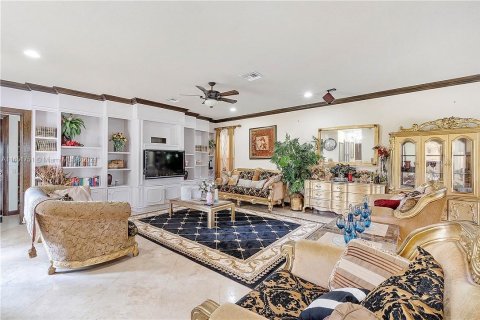 House in Wellington, Florida 6 bedrooms, 467.39 sq.m. № 1345138 - photo 20