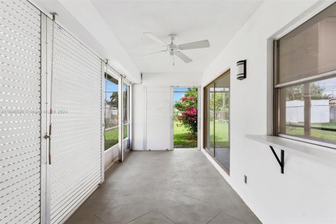 Casa en venta en Oakland Park, Florida, 3 dormitorios, 174.1 m2 № 1345096 - foto 26