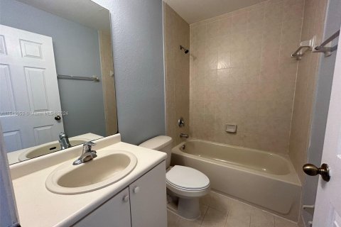 Condo in Homestead, Florida, 3 bedrooms  № 1345097 - photo 11