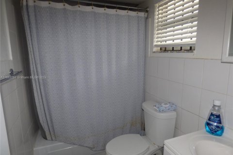 Condominio en venta en North Miami, Florida, 1 dormitorio, 63.45 m2 № 1321046 - foto 6