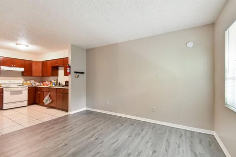 Immobilier commercial à vendre à Tampa, Floride: 6 chambres, 159.33 m2 № 1265143 - photo 3