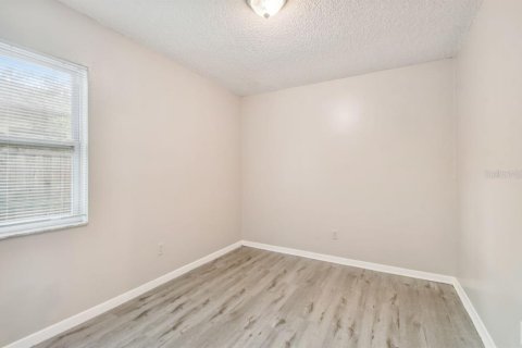 Immobilier commercial à vendre à Tampa, Floride: 6 chambres, 159.33 m2 № 1265143 - photo 11