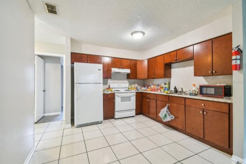 Immobilier commercial à vendre à Tampa, Floride: 6 chambres, 159.33 m2 № 1265143 - photo 8