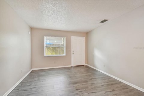 Immobilier commercial à vendre à Tampa, Floride: 6 chambres, 159.33 m2 № 1265143 - photo 5