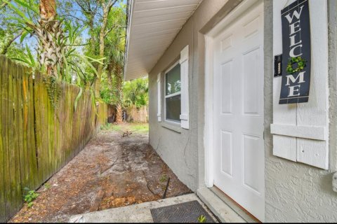 Commercial property in Tampa, Florida 6 bedrooms, 159.33 sq.m. № 1265143 - photo 28