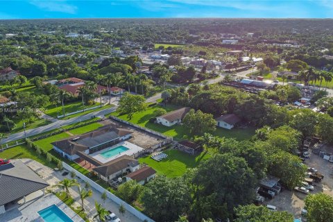 Villa ou maison à vendre à Miami, Floride: 3 chambres, 212.37 m2 № 1402678 - photo 15