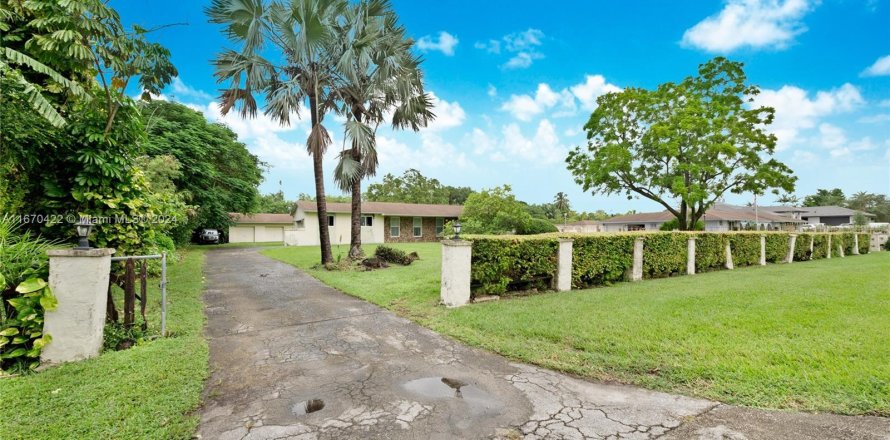 Villa ou maison à Miami, Floride 3 chambres, 212.37 m2 № 1402678