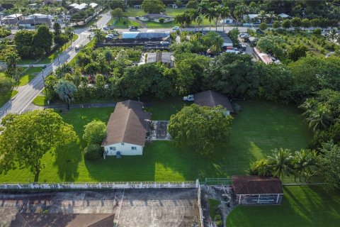 Villa ou maison à vendre à Miami, Floride: 3 chambres, 212.37 m2 № 1402678 - photo 19