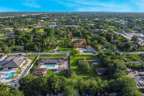 Villa ou maison à vendre à Miami, Floride: 3 chambres, 212.37 m2 № 1402678 - photo 17