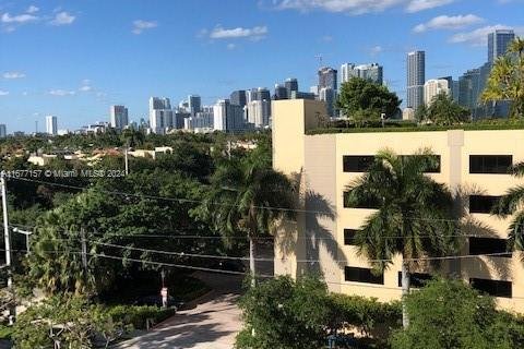 Condo in Miami, Florida, 2 bedrooms  № 1402766 - photo 3