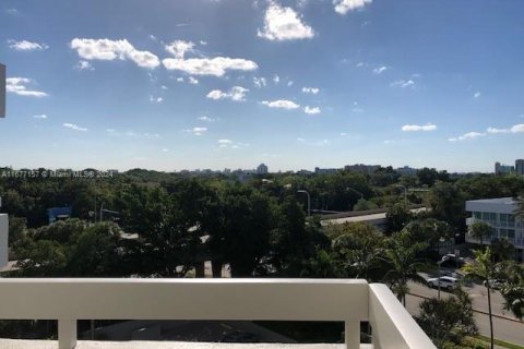 Condo in Miami, Florida, 2 bedrooms  № 1402766 - photo 4