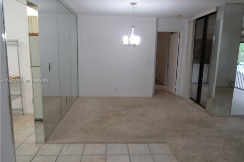 Condo in Coconut Creek, Florida, 2 bedrooms  № 1228282 - photo 5