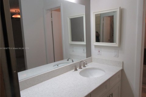 Condo in Coconut Creek, Florida, 2 bedrooms  № 1228282 - photo 22