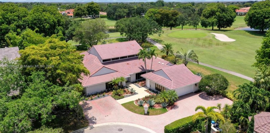 Villa ou maison à Coral Springs, Floride 4 chambres, 475.01 m2 № 1228283