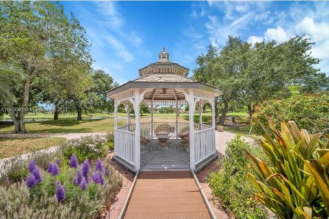 Villa ou maison à vendre à Coral Springs, Floride: 4 chambres, 475.01 m2 № 1228283 - photo 4