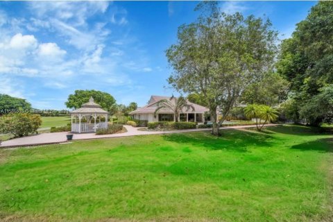 Villa ou maison à vendre à Coral Springs, Floride: 4 chambres, 475.01 m2 № 1228283 - photo 3