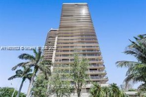 Condo in Aventura, Florida, 2 bedrooms  № 1225157 - photo 1