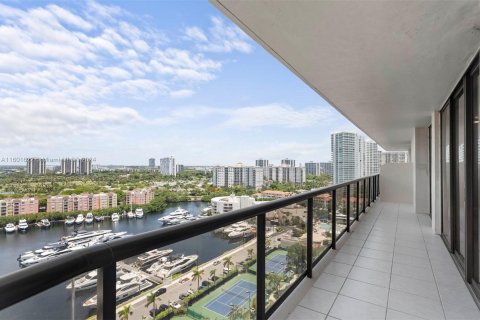 Condo in Aventura, Florida, 2 bedrooms  № 1225157 - photo 3