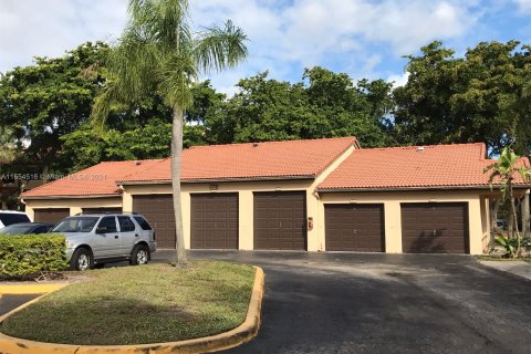 Condo in Pompano Beach, Florida, 1 bedroom  № 1075233 - photo 19