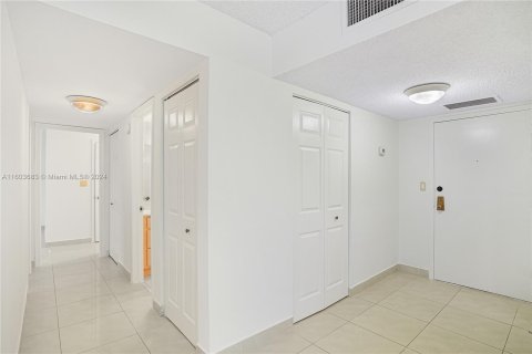 Copropriété à vendre à Hollywood, Floride: 2 chambres, 117.99 m2 № 1223727 - photo 25