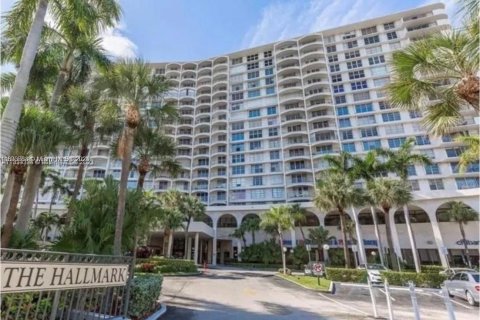 Copropriété à vendre à Hollywood, Floride: 2 chambres, 117.99 m2 № 1223727 - photo 1