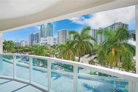 Copropriété à vendre à Hollywood, Floride: 2 chambres, 117.99 m2 № 1223727 - photo 15