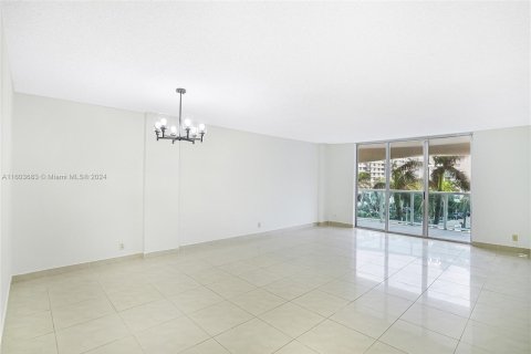 Copropriété à vendre à Hollywood, Floride: 2 chambres, 117.99 m2 № 1223727 - photo 29