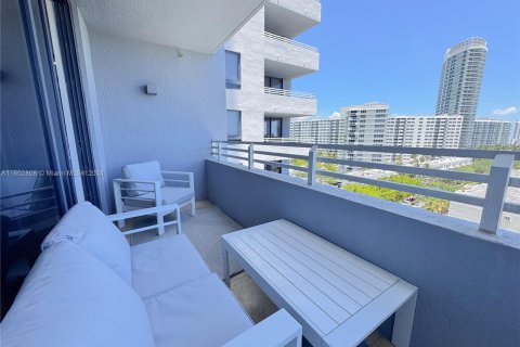 Condo in Miami Beach, Florida, 2 bedrooms  № 1223726 - photo 5