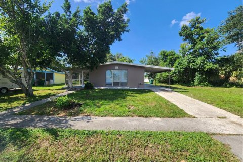 House in Port Charlotte, Florida 2 bedrooms, 79.06 sq.m. № 1338629 - photo 6