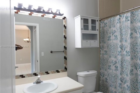 Condo in Hialeah, Florida, 2 bedrooms  № 1357054 - photo 19