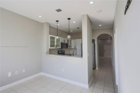 Copropriété à louer à Hialeah, Floride: 2 chambres, 89.84 m2 № 1357054 - photo 9