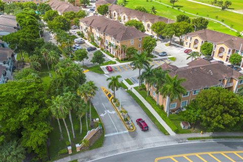 Copropriété à louer à Hialeah, Floride: 2 chambres, 89.84 m2 № 1357054 - photo 2