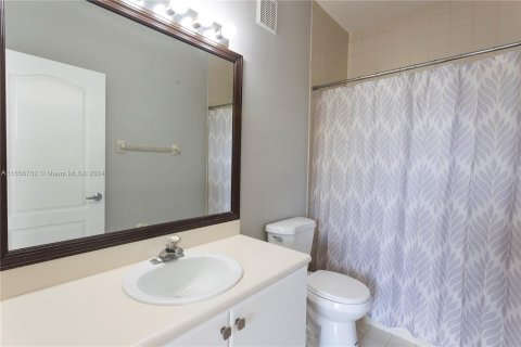 Copropriété à louer à Hialeah, Floride: 2 chambres, 89.84 m2 № 1357054 - photo 18