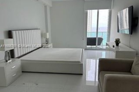 Condominio en alquiler en Sunny Isles Beach, Florida, 2 dormitorios, 123.65 m2 № 1357053 - foto 2