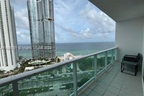 Condominio en alquiler en Sunny Isles Beach, Florida, 2 dormitorios, 123.65 m2 № 1357053 - foto 15