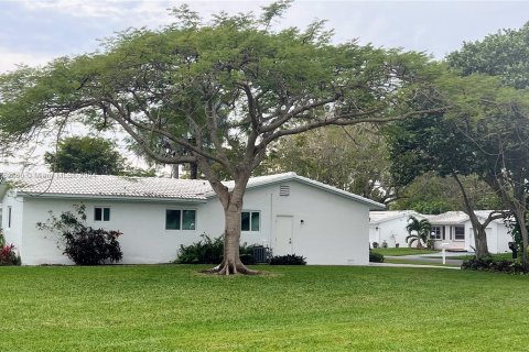 Villa ou maison à vendre à Plantation, Floride: 2 chambres, 137.03 m2 № 1073171 - photo 4