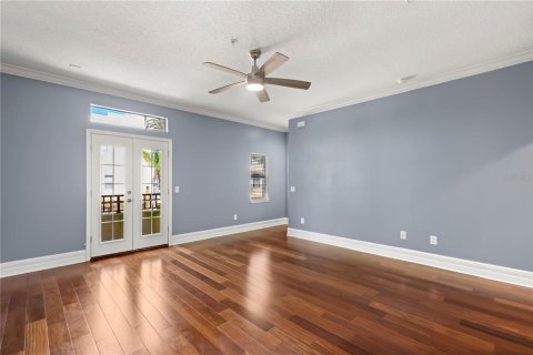 Townhouse in Tampa, Florida 3 bedrooms, 171.68 sq.m. № 1062546 - photo 7