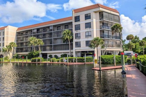 Copropriété à vendre à Punta Gorda, Floride: 3 chambres, 177.63 m2 № 1333878 - photo 1