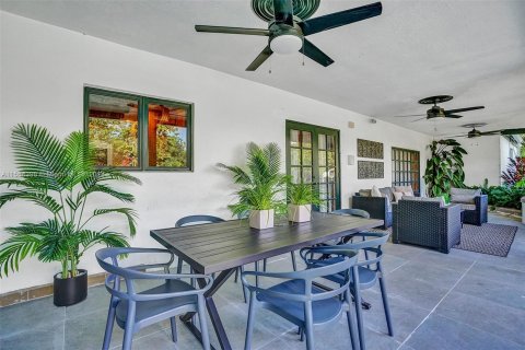 House in Davie, Florida 8 bedrooms, 360.18 sq.m. № 1075094 - photo 21