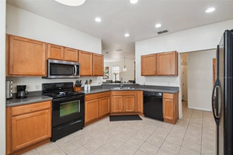 Villa ou maison à vendre à Kissimmee, Floride: 2 chambres, 116.87 m2 № 1322972 - photo 16