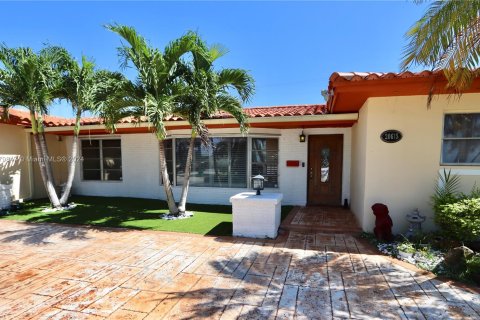 Casa en venta en Miami, Florida, 4 dormitorios № 1409064 - foto 4