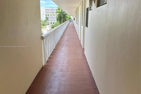 Copropriété à vendre à Aventura, Floride: 1 chambre, 71.35 m2 № 1331730 - photo 1