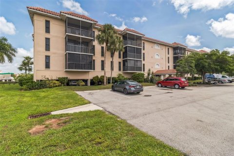 Condo in Punta Gorda, Florida, 2 bedrooms  № 1353992 - photo 1