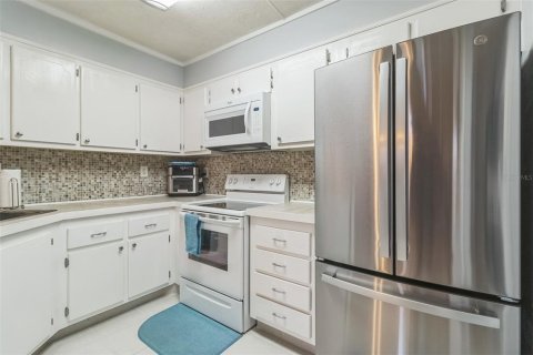 Condo in Punta Gorda, Florida, 2 bedrooms  № 1353992 - photo 4